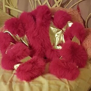 AKIRA Pink& Gold Faux Fur Jkt